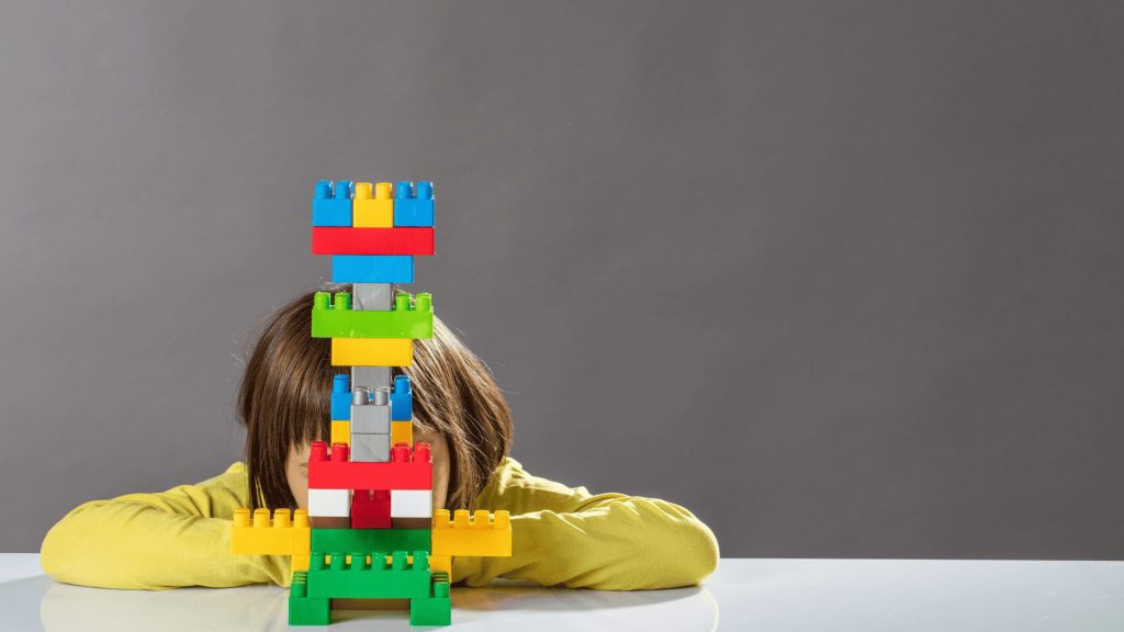 Psicología infantil y terapia de juego beneficios en el desarrollo